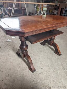 Konferenčný stolík