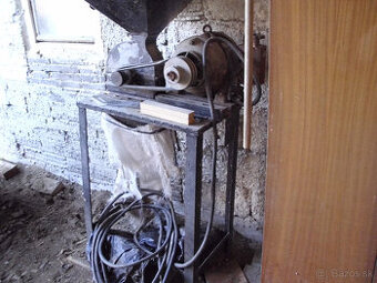 predam kladivkovy srotovnik