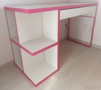 Stôl IKEA MICKE + KUGGIS organizér