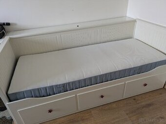 IKEA HEMNES s úložným dielom a matracmi VALLEVÅG