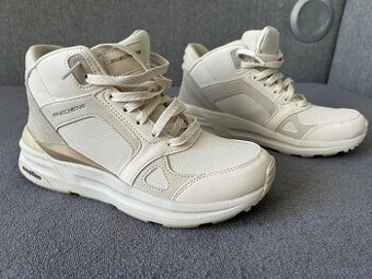 Skechers