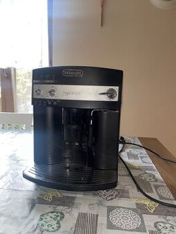 Kavovar Delonghi