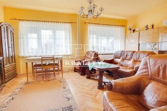 Na predaj 6-izbový rodinný dom s garážou, Podunajské...
