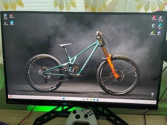 Lenovo Legion R27i-30 – TOP stav, bez škraban