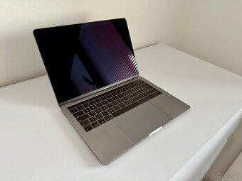 MacBook Pro 13” | 2019 | 8gb RAM | 256gb disk
