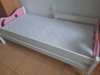 Detská posteľ s matracom a úložnou zásuvkou