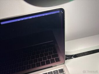Predam macbook air2022 M2-hviezdny biely-poskodeny displej