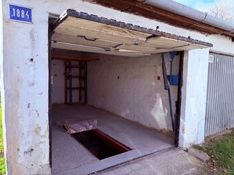 Murovaná garáž s elektrikou a montážnou jamou