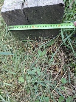 Stare dubove a smrekove hranoly