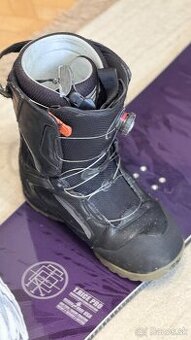 SNOWBOARDOVÉ TOPÁNKY značka THIRTY TWO, VEL. UK 10,5