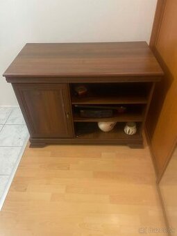 Komoda pod TV