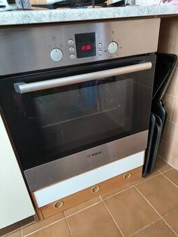 Vstavaná el. rura Bosch