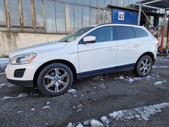 Predám Volvo XC60 2.4D AWD 120 KW manuál-6 r.v.2011