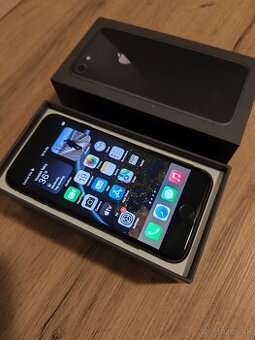 Predám iphone 8 - 1