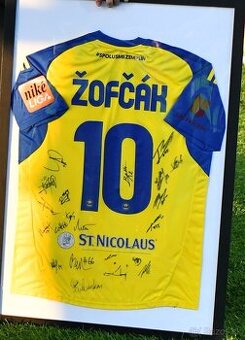 Rámovanie športových dresov