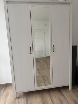 Predám biely nábytok IKEA