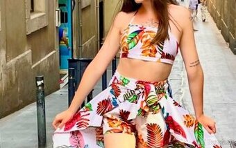 Predám letný komplet - kraťasky, crop-top, prehoz