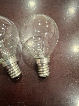 žiarovky E14 a E27
