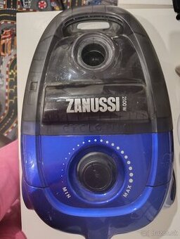 Vysávač Zanussi