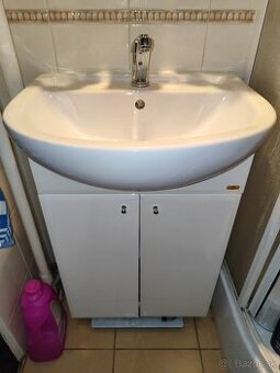 Skrinka s umývadlom biela