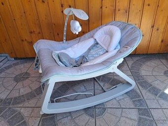 Vibrujúca hojdačka pre dieťa