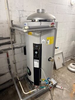 PLYNOVÝ KOTOL Q7EU-300-24 – 300 l, 24 kW