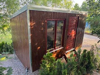 Celodrevená drevenica na kolesách