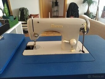 Minerva šijací stroj