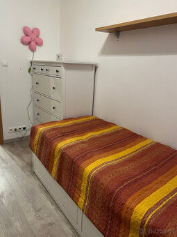 Nájom 3-izbový byt Petržalka – Romanova, zariadený, 2 lodžie