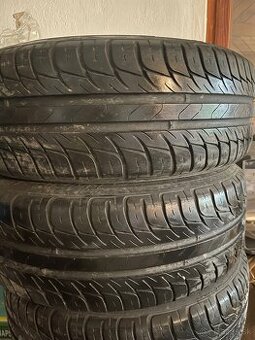 4 Pneumatiky celoročné výborný stav