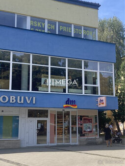 NA PRENÁJOM  kancelária na námestí v "Dome obuvi" v meste 