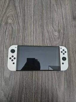 Nintendo Switch Oled + 256 GB karta + 5 Hier