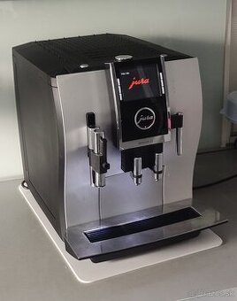 Predam kavovar Jura Impressa Z9