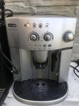 Kavovar DeLonghi Magnifica