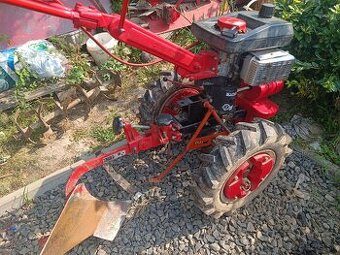 Malotraktor Terra Vari s príslušenstvom