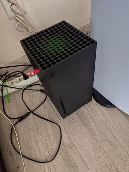 Predam Xbox Series X + Elite 2 ovladac