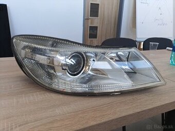 Svetlo Škoda Octavia 2 lift pr. predneé