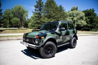 Lada Niva Bronto