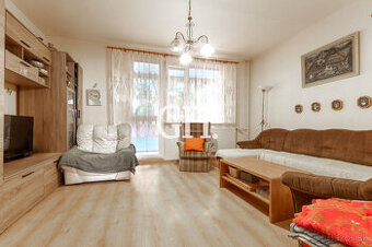 ŠTEFÁNIKOVÁ - 3 izbový byt - Čiastočná rekonštrukcia - Vynik