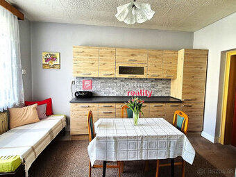 3 izbový dom s veľkým pozemkom v obci Radošina - 1