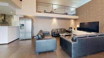 NA PREDAJ VEĽKÝ RODINNÝ DOM SENICA