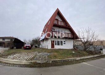 Na predaj: Netradičný trojpodlažný rodinný dom v Rusovciach - 1