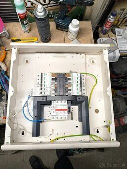 Rozvádzač Schneider Acti 9 Isobar