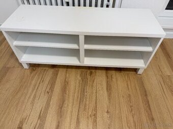 Stolík pod tv - Ikea Besta