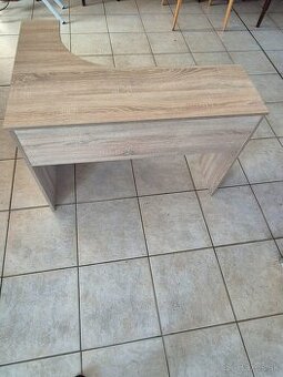 Počítačový stolík