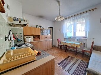 Na predaj priestranný 6 izbový rodinný dom