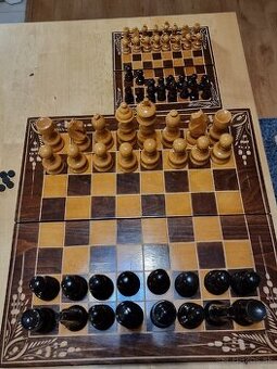 Predám 2 šachové zostavy