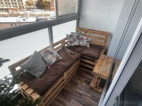 balkónové sedenie
