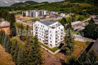 PREDAJ: Nadštandardný 4 izbový byt s balkónom v exkluzívnej 