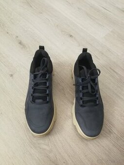 Ecco 42 nove